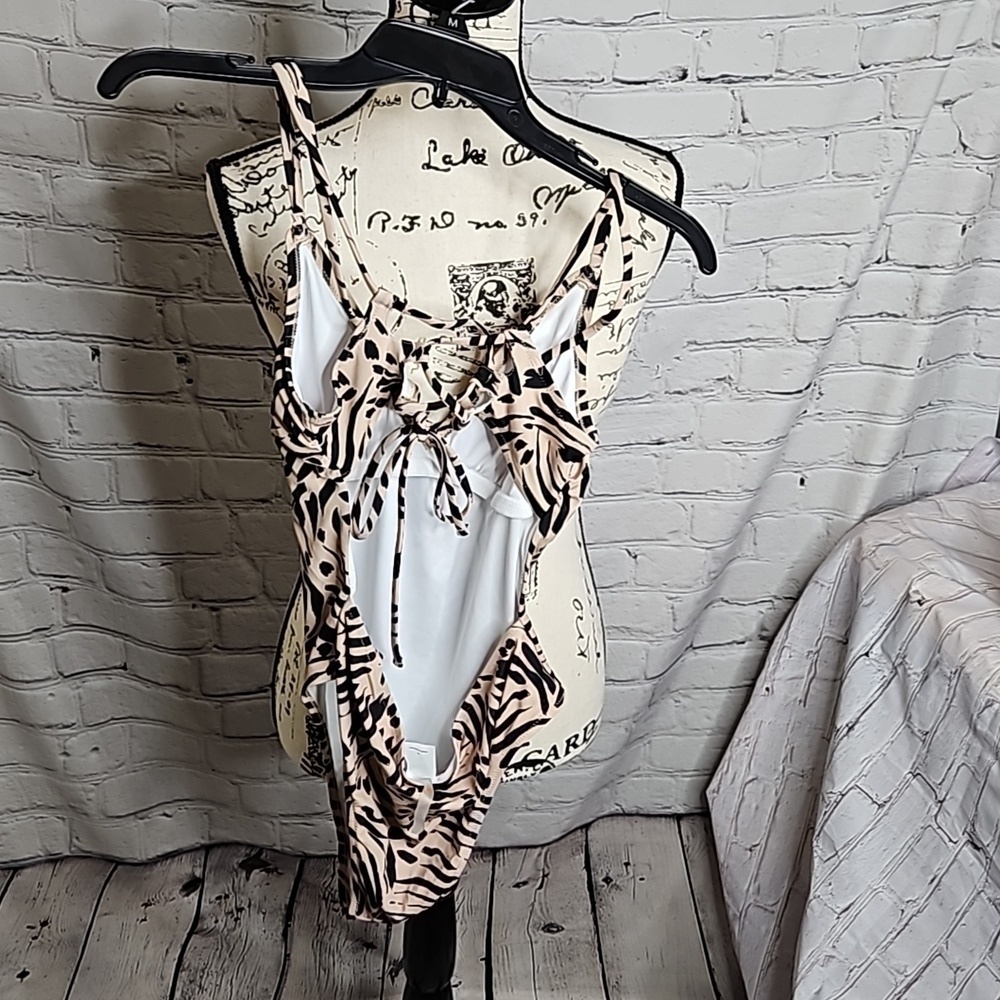 Shade & Shore Animal Print One Piece Strappy Swimsuit Size Small NWOT - Picture 3 of 7